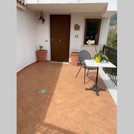 Alloggio A Via Impero Apartment Lenola ภายนอก รูปภาพ